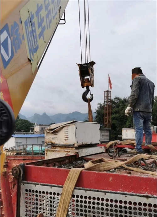 游仙区大件吊装搬运设备常用的施工手势信号解答
